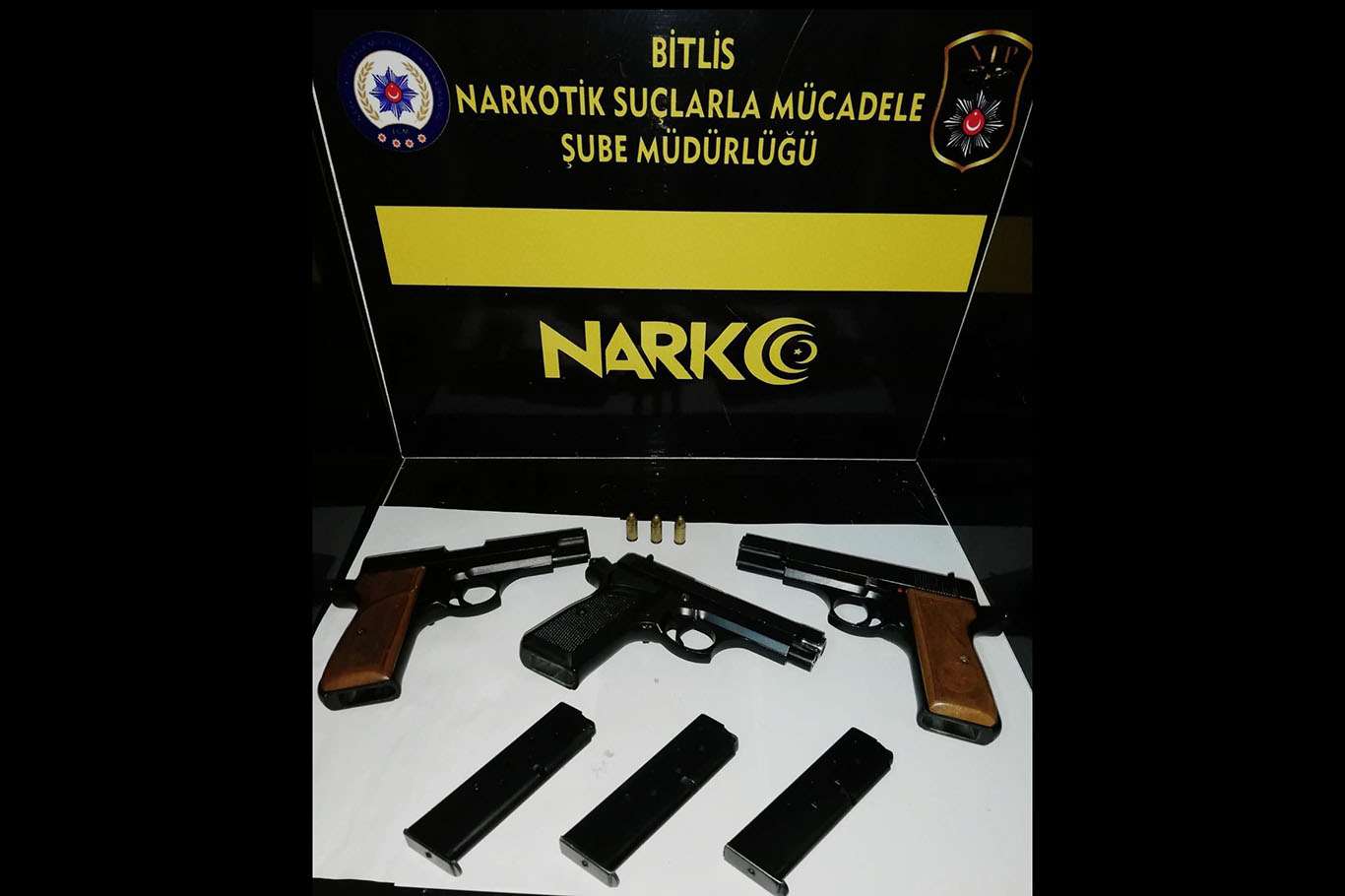 Bitlis'te 3 adet ruhsatsız tabanca ele geçirildi